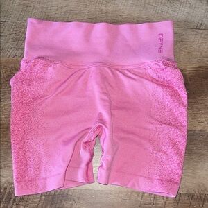 DFYNE Ignite Collection; Pink. Great glute contour! Makes the booty pop 🍑